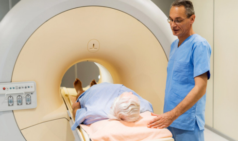 In-Person Therapy vs Online Therapy for Mental Health: Pros and Cons for Patients
