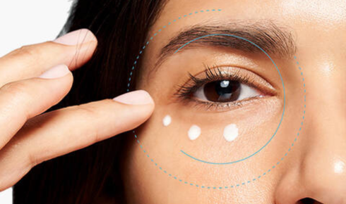 Lip Care Routine: Preventing Dry, Chapped and Pigmented Lips